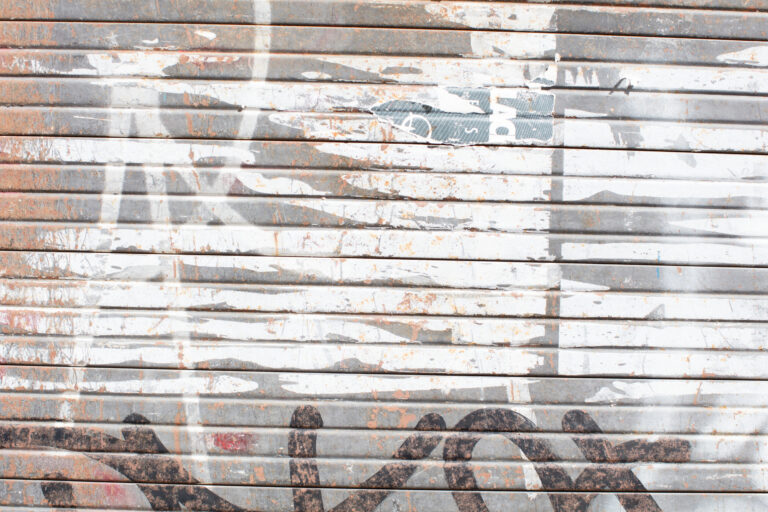 eliminación de grafitis en Valencia-pared