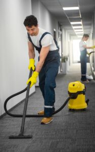 limpieza y desinfección profesional en valencia - pasillo