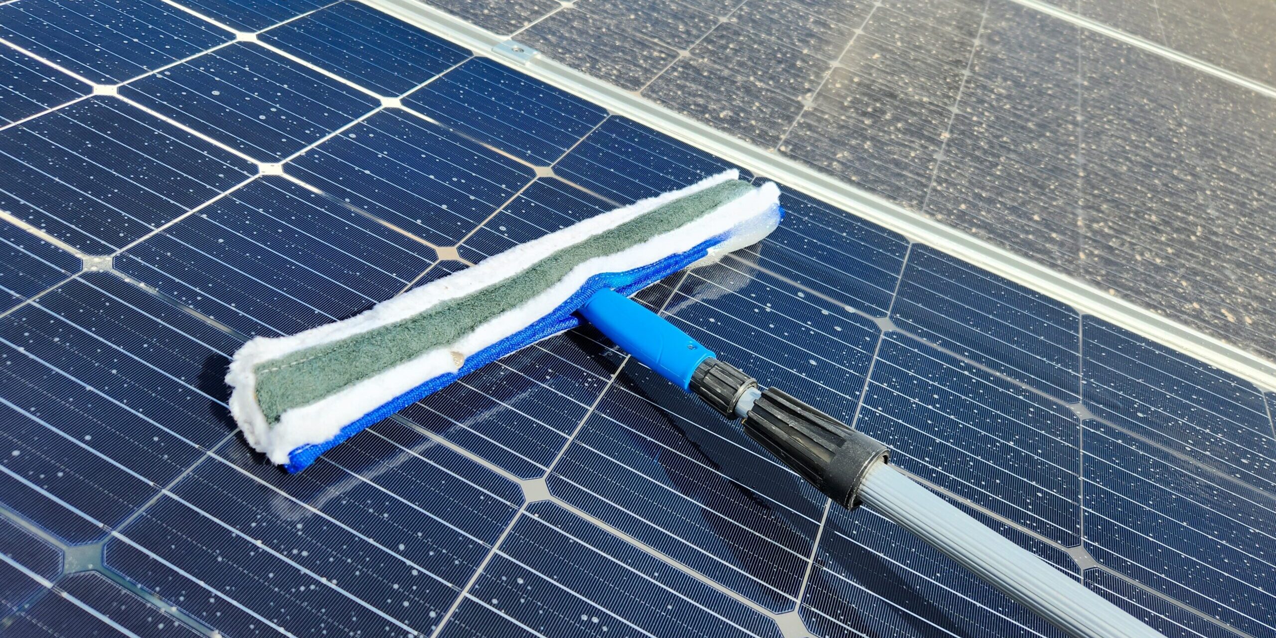 Limpieza de placas solares en Valencia - paneles sucios