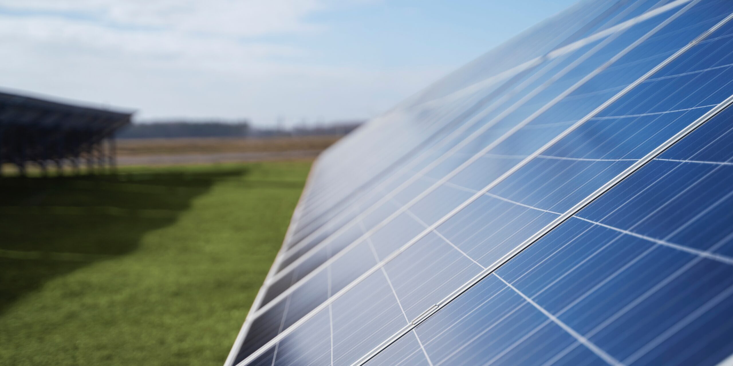 Resultado de la limpieza de placas solares en Valencia en una instalación fotovoltaica al aire libre